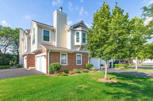 622 Grosse Pointe Cir, Vernon Hills, IL, 60061-3411 | Card Image