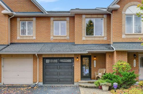 230 Greenridge St, Orléans, ON, K1C7R8 | Card Image