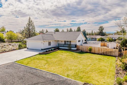 20795 Arago Circle, Bend, OR, 97703 | Card Image