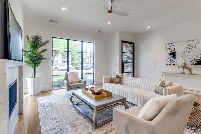 Living Room | Image 6