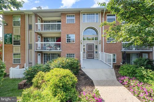 apt-102-1923 Wilson Ln, MCLEAN, VA, 22102-4720 | Card Image