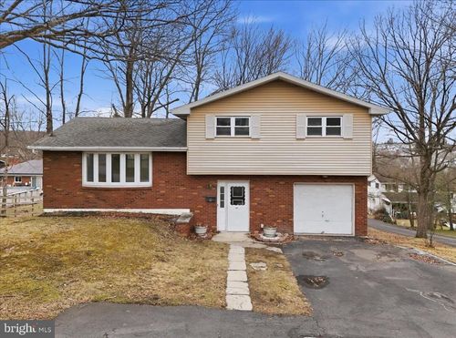 523 W Laurel St, FRACKVILLE, PA, 17931-2054 | Card Image