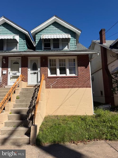 224 N 20th St, POTTSVILLE, PA, 17901-2057 | Card Image