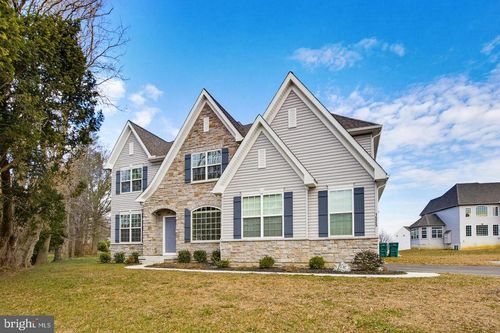 1525 Village Rd, STRASBURG, PA, 17579-9657 | Card Image