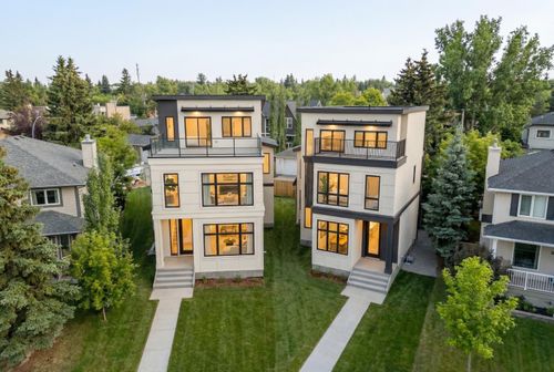 2824 31 St Sw, Calgary, AB, T3E2P1 | Card Image