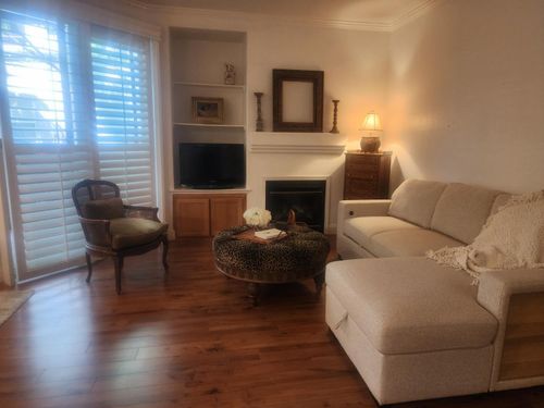 27-5201 Laguna Oaks Dr, Elk Grove, CA, 95758-7318 | Card Image