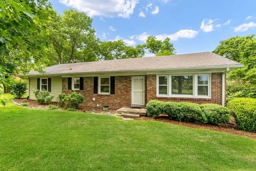 2086 Wilson Pike, Franklin, TN, 37067-7502 | Card Image