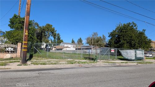 11055 Stagg St, Sun Valley, CA, 91352-4466 | Card Image