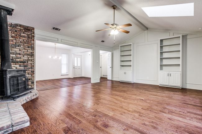 2 Preston Trail Ct, House other with 3 bedrooms, 2 bathrooms and null parking in Pantego TX | Image 7
