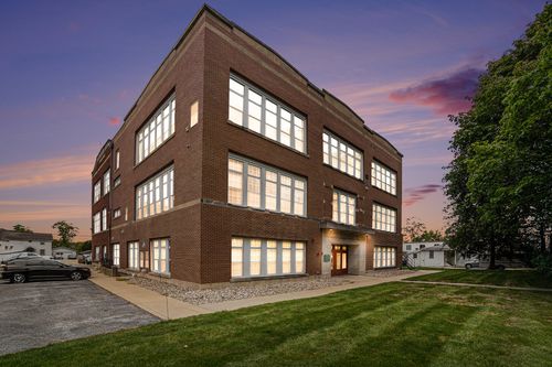 apt-300-311 S Court St, Crown Point, IN, 46307-3966 | Card Image
