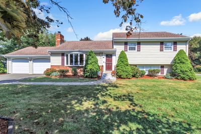 81 Regina Street, House other with 3 bedrooms, 2 bathrooms and 4 parking in Trumbull CT | Image 3