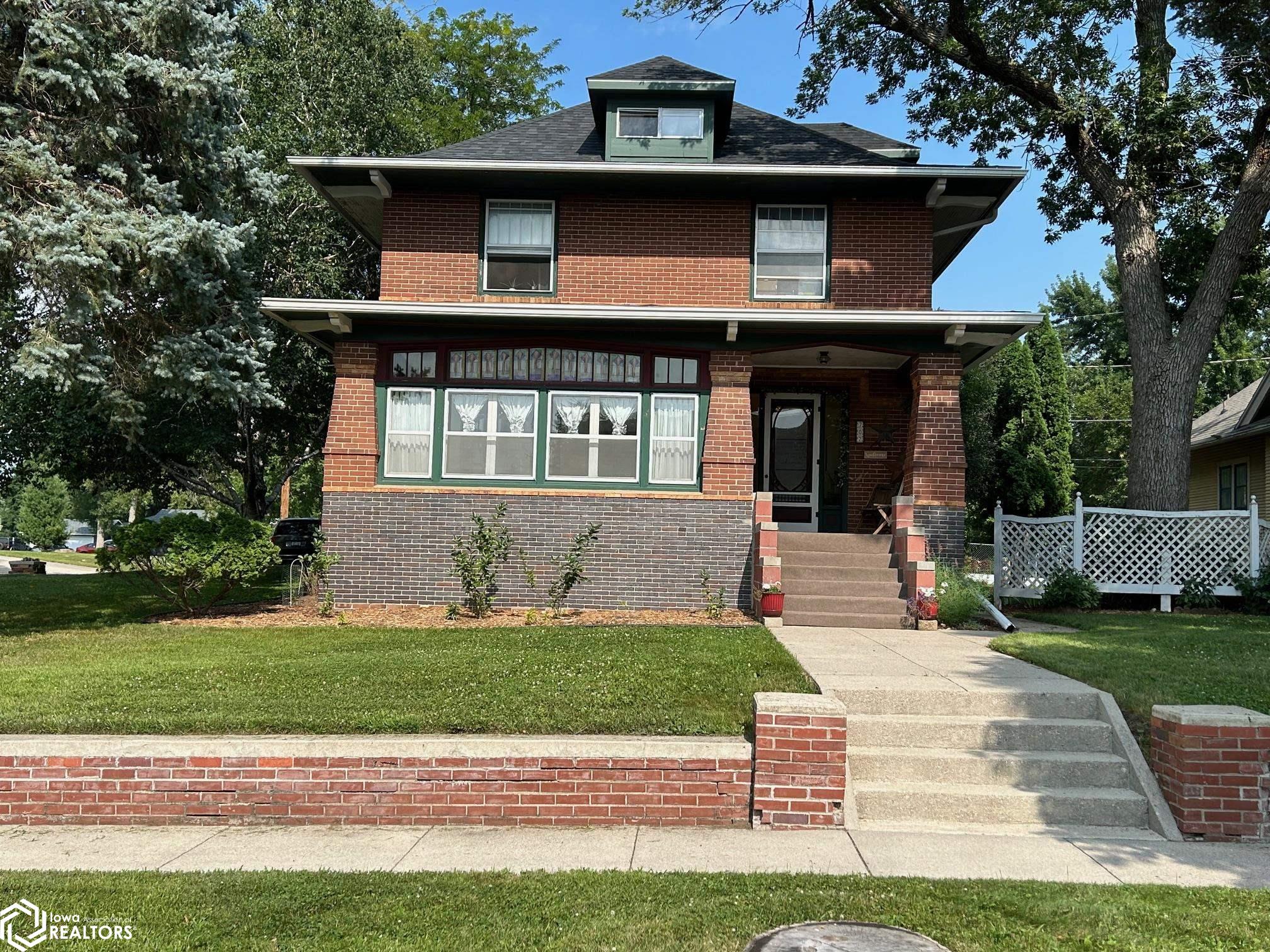 Broadway St, Emmetsburg, IA 50536