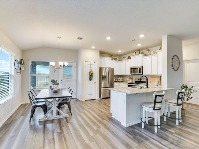 1640 Th Johnson, House other with 3 bedrooms, 2 bathrooms and 4 parking in Taylor TX | Image 8