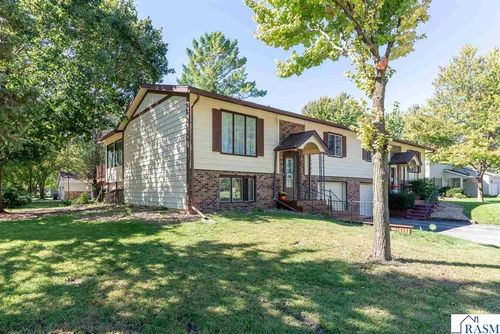 1701 Quail Roost Drive, North Mankato, MN, 56003 | Card Image
