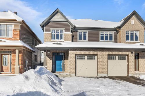 825 Indica St, Stittsville, ON, K2S2J8 | Card Image