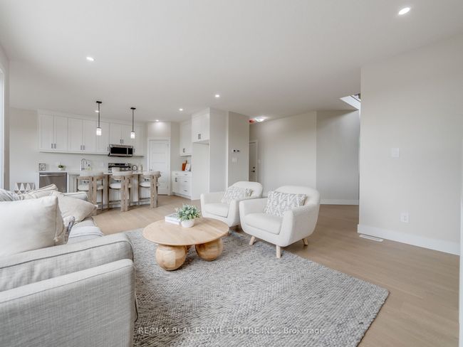 7 - 7966 Fallon Dr, House other with 4 bedrooms, 3 bathrooms and 4 parking in Granton ON | Image 9