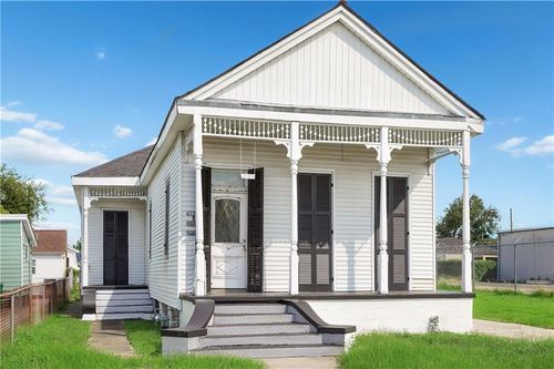 1120 5th St, Gretna, LA, 70053-6008 | Card Image