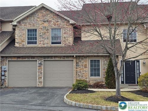 2 Tamarack Ct, Forks Twp, PA, 18040-8370 | Card Image
