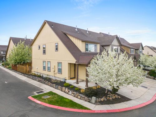 2813 Sw Indian Cir, Redmond, OR, 97756-5511 | Card Image