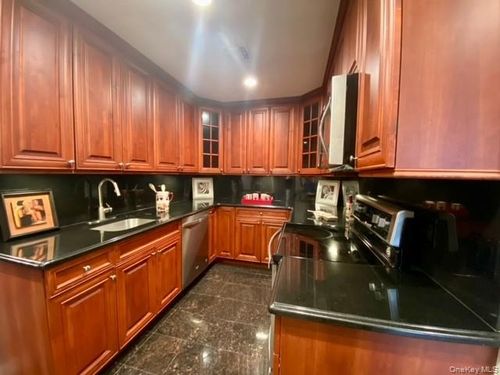 327-327 Adams Way, Sayville, NY, 11782-1966 | Card Image