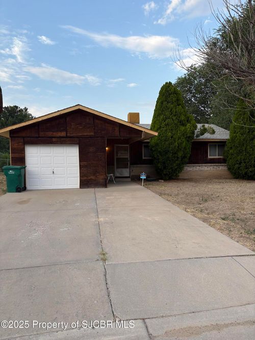 212 Padilla Dr, Farmington, NM, 87401-5545 | Card Image