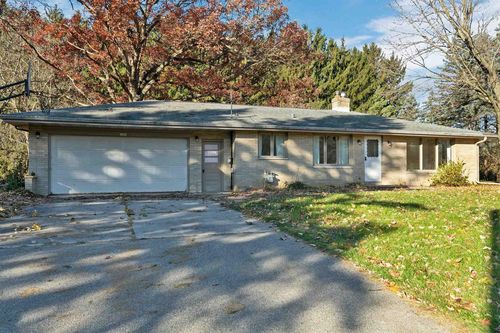 3047 S Pine Tree Road, Hobart, WI, 54155 | Card Image