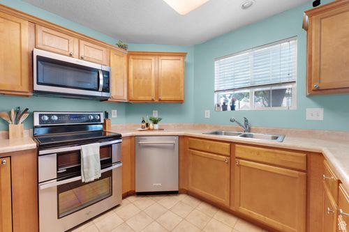 2103 N Aurora Way, Saratoga Springs, UT, 84045-5135 | Card Image