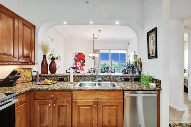APT-501 - 3500 Oaks Clubhouse Dr, Condo with 3 bedrooms, 2 bathrooms and null parking in Pompano Beach FL | Image 29