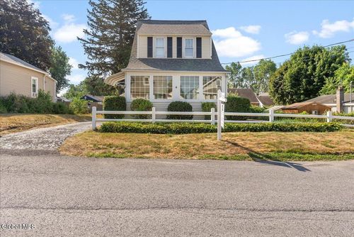 36 Madison Ave, Colonie, NY, 12205-5249 | Card Image