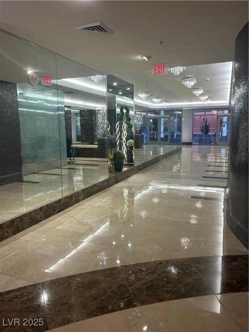 501-200 W Sahara Ave, Las Vegas, NV, 89102-5002 | Card Image