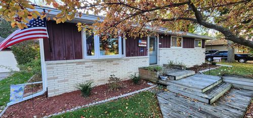 W277 Madison Avenue, Ixonia, WI, 53066 | Card Image