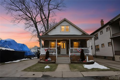 8726 Point Ave, Niagara Falls, NY, 14304-4455 | Card Image