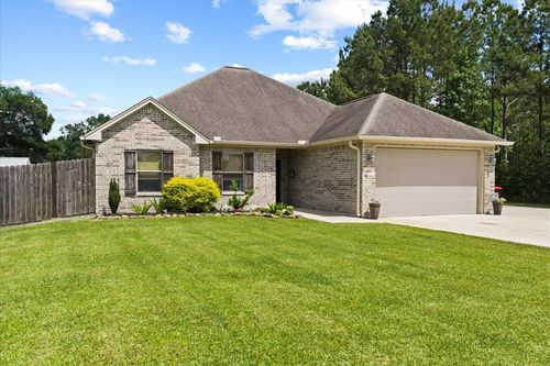 685 Dayna Lane, Sour Lake, TX, 77659 | Card Image