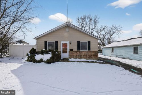 9 Maise Dr, LINWOOD, PA, 19061-4236 | Card Image