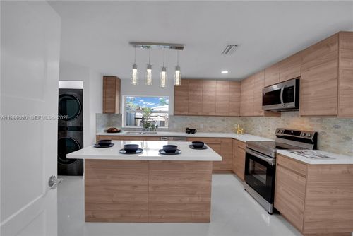 1137 Sw 8th Ave, Fort Lauderdale, FL, 33315-1260 | Card Image