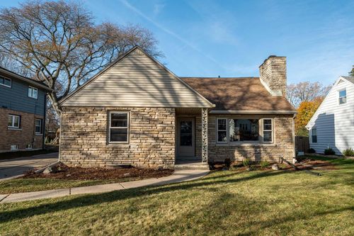 8031 N Whitney Road, Fox Point, WI, 53217 | Card Image