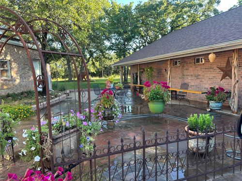 1149 Country Club Rd, Bowie, TX, 76230-8506 | Card Image