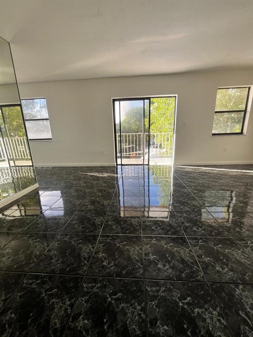 apt-10-3522 Ne 166th St, North Miami Beach, FL, 33160-3857 | Card Image