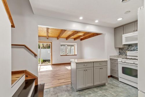 p-78 Meadow Pond Dr, Leominster, MA, 01453-4258 | Card Image