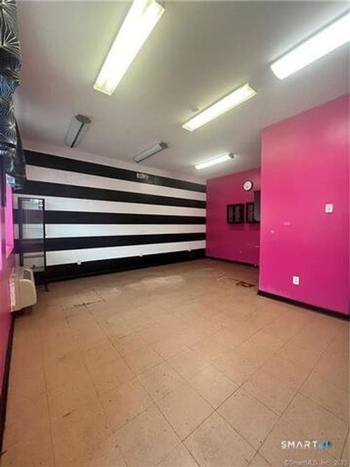 4-230 W Main St, Stamford, CT, 06902-5024 | Card Image