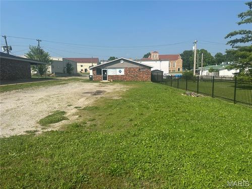 114 W Camden Ave, Richland, MO, 65556 | Card Image