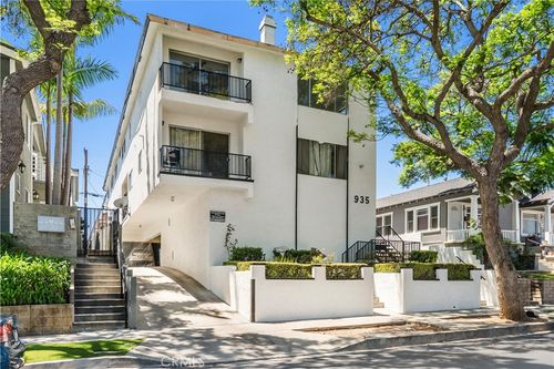 935 W 10th St, San Pedro, CA, 90731 | Card Image