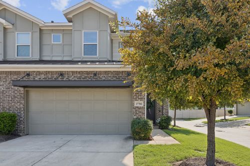 17704 Shumard Oak Dr, Dallas, TX, 75252-8040 | Card Image