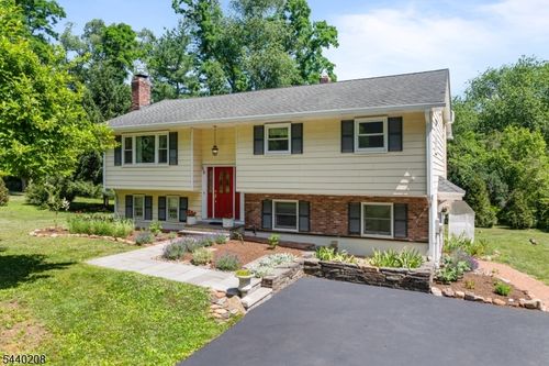 29 Oxford Cir, Skillman, NJ, 08558-2010 | Card Image