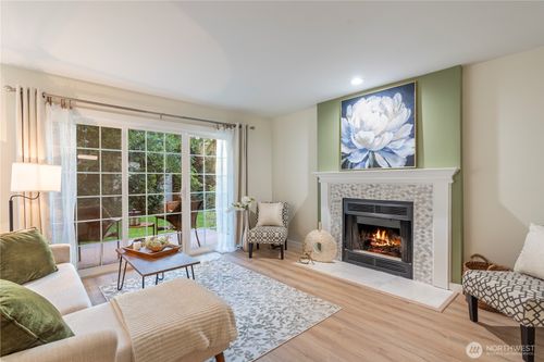 b-11706 Admiralty Way, Everett, WA, 98204-5911 | Card Image