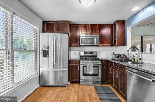 829 N 4th St, PHILADELPHIA, PA, 19123-2242 | Card Image