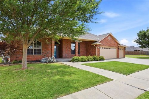 8728 Nw 72nd Ct, Warr Acres, OK, 73132-3716 | Card Image