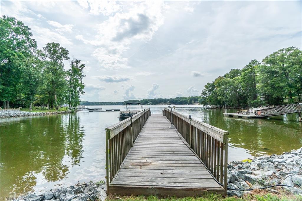 Riverview Rd, Lexington, NC 27292