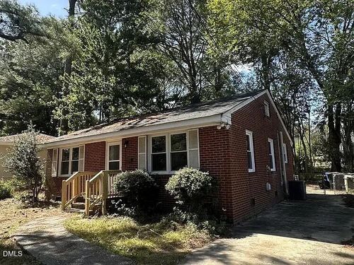 902 Meadow St S, Wilson, NC, 27893-5934 | Card Image