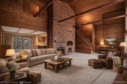 885 Rustic Village Ln, Lake Orion, MI, 48362-2142 | Card Image